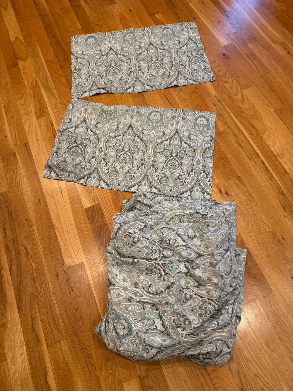 Pottery Barn McKenna Blye Gray Paisley King Duvet Cover & 2 King Shams
